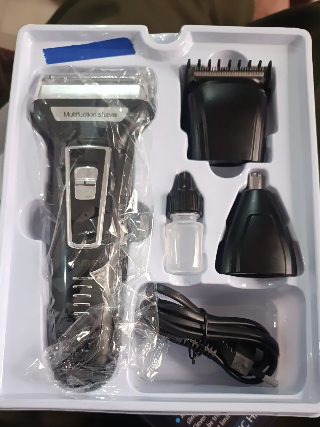 3-in-1 Rechargeable Men’s Shaver